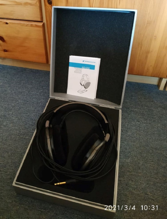 Sennheiser HD 650 (2).jpg