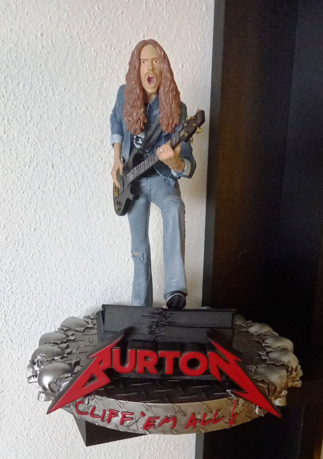 METALLICA - Cliff Burton.jpg