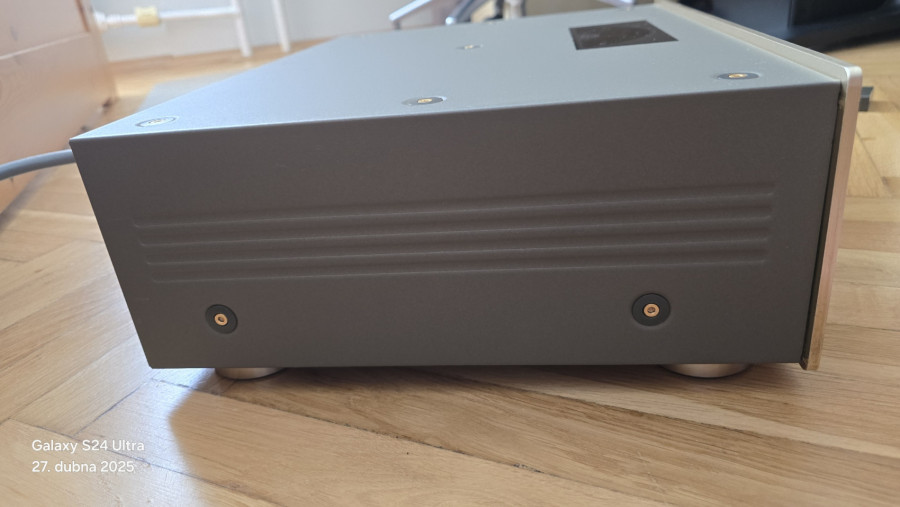 Teac VRDS 10 left.jpg