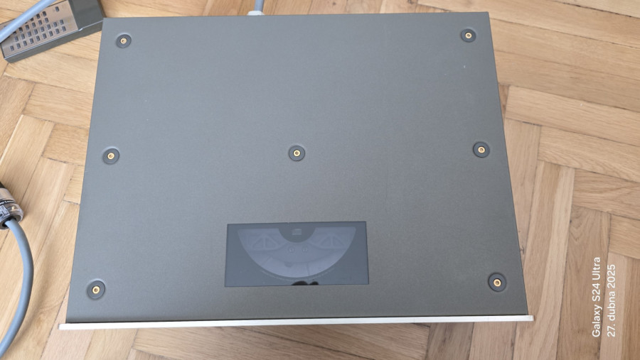 Teac VRDS 10 top.jpg
