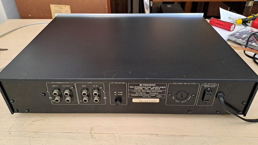 Pioneer SR303_3maly.jpg