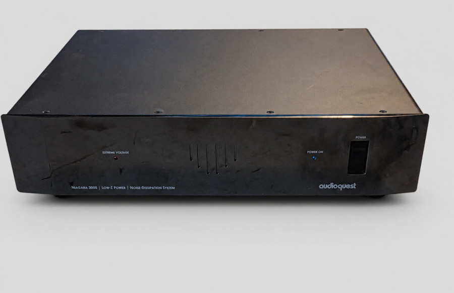 04_AudioQuest_Niagara_3000.jpg