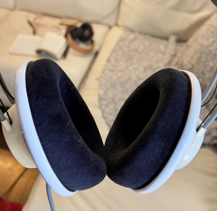 AKG7.jpg