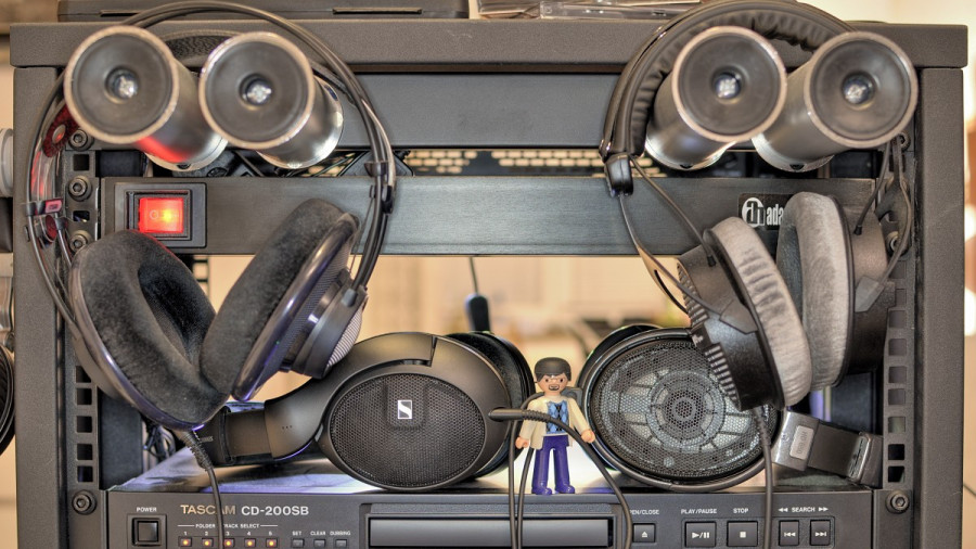 HD560S_HD650_DT990_K702__x1200.jpg